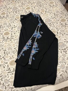 Love & Legend Black V‑Neck Top
